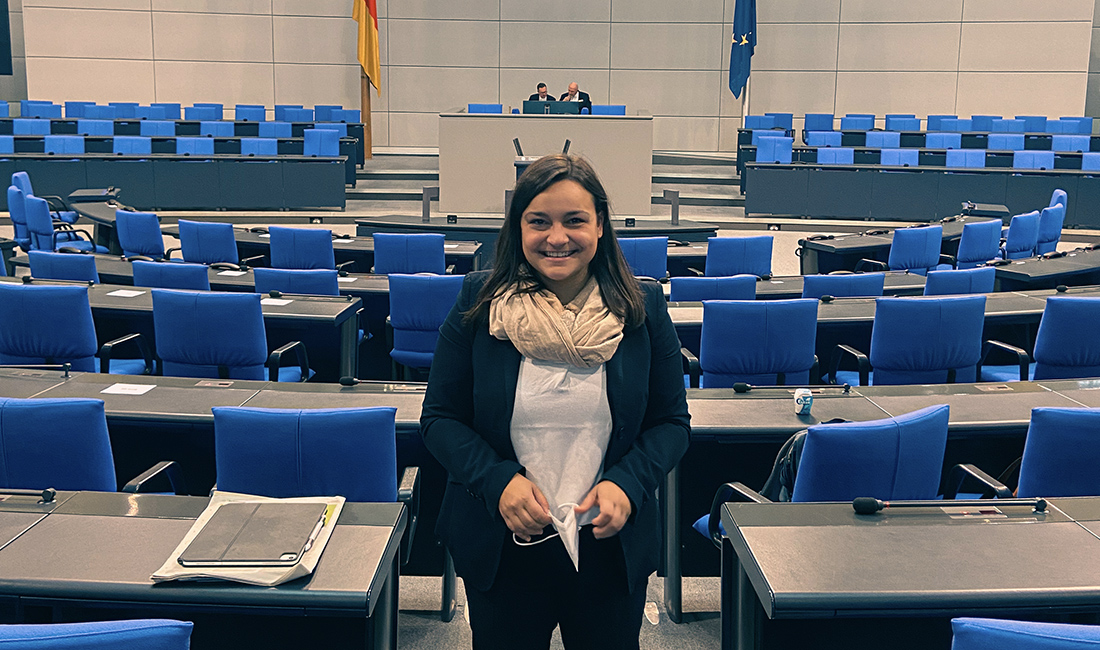 Catarina im Plenarsaal des Bundestags